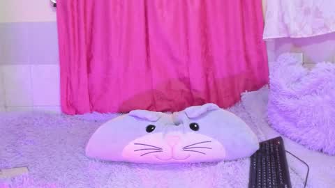      online show from March 31, 8:09 pm