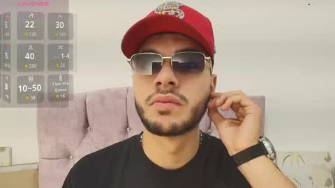 Snapshot of amadeo_wild chatting on October 31, 11:43 am Amadeo Wild online show from October 31, 11:43 am