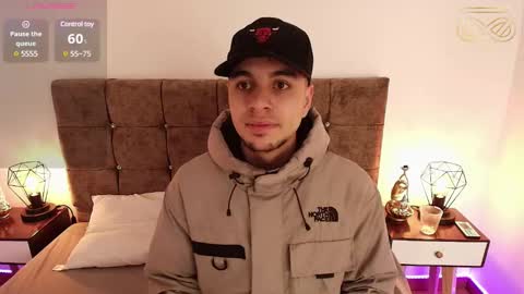 Snapshot of amadeo_wild chatting on January 25, 3:20 pm Amadeo Wild online show from January 25, 3:20 pm