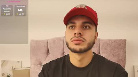 Snapshot of amadeo_wild chatting on October 28, 2:29 pm Amadeo Wild online show from October 28, 2:29 pm