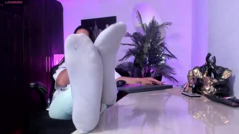 Snapshot of amaia_bushida chatting on October 1, 3:49 am anny online show from October 1, 3:49 am