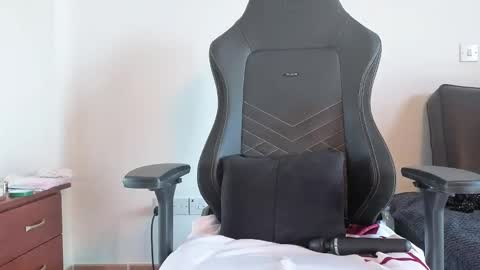 Amalia    online show from November 12, 9:33 am