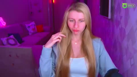 Amalia online show from December 21, 2:23 pm