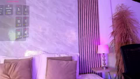 Snapshot of amanda_26 chatting on October 12, 10:33 pm Luisa online show from October 12, 10:33 pm