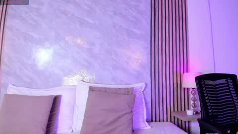 Luisa online show from April 4, 3:24 am