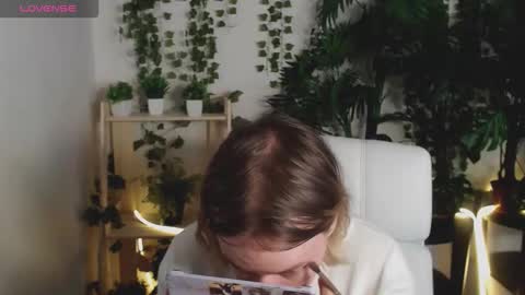 Hi im Amanda online show from December 14, 10:10 am