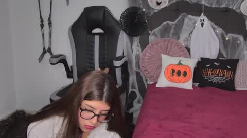Snapshot of amandabrooks_18 chatting on October 17, 2:59 am Amanda online show from October 17, 2:59 am