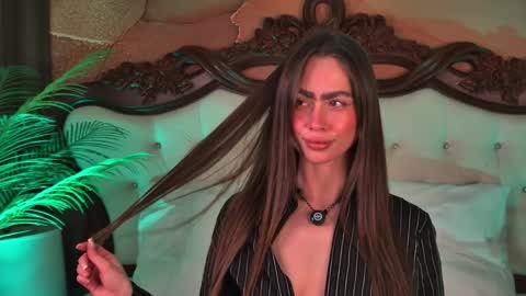 amandariver_ online show from April 12, 9:19 pm