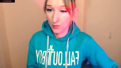 Snapshot of amandasentin chatting on October 16, 9:09 am Amanda online show from October 16, 9:09 am