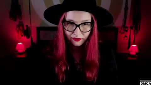 Snapshot of amanita__pantherina chatting on February 20, 9:33 am Goddess Amanita online show from February 20, 9:33 am