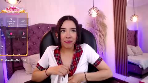 amara_davis1 online show from March 6, 7:29 am