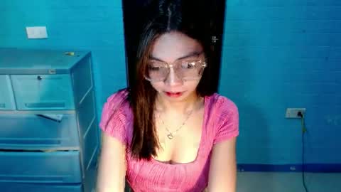 BELLA online show from April 24, 7:49 pm