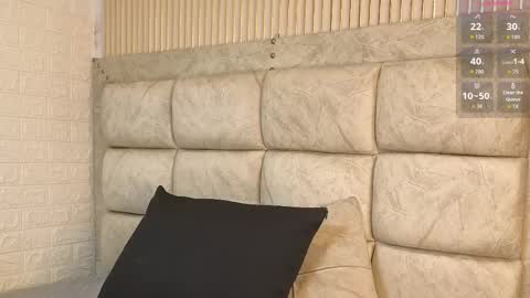 amarahanks_ online show from May 5, 7:58 am