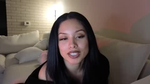 amaya_floress online show from April 2, 5:48 am