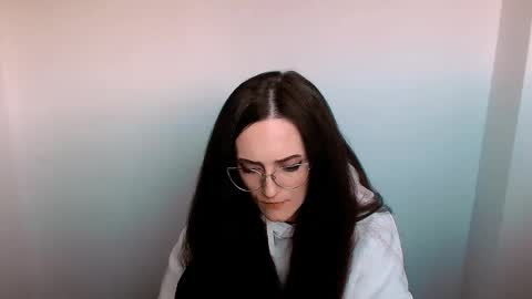 Izza online show from November 11, 1:24 pm