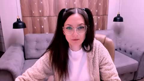 Izza online show from February 3, 12:09 pm