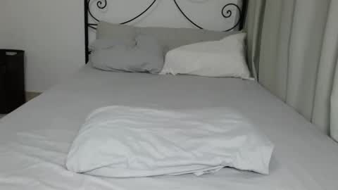 Snapshot of amazingsexygirl chatting on October 17, 11:42 pm amazingsexygirl online show from October 17, 11:42 pm