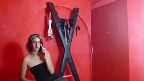 Snapshot of ambar_roux1 chatting on March 1, 5:16 pm ambar_roux1 online show from March 1, 5:16 pm