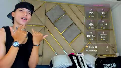 Snapshot of amber_adams_ chatting on October 15, 4:08 pm Amber online show from October 15, 4:08 pm