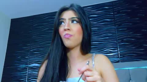 Snapshot of amber_bull chatting on September 9, 12:27 pm amber_bull online show from September 9, 12:27 pm