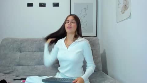 Snapshot of amber_rhus chatting on October 18, 1:32 am Luci Reyes online show from October 18, 1:32 am