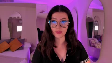 Amber  online show from April 3, 8:05 pm