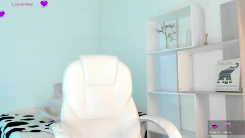 Snapshot of ambermiller04 chatting on September 12, 7:27 pm Amber online show from September 12, 7:27 pm