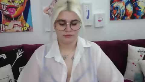 Snapshot of ambermonro chatting on October 7, 2:51 am Amber online show from October 7, 2:51 am