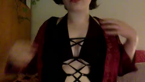ambernea online show from October 17, 4:22 pm
