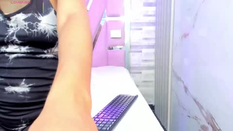 Amber online show from April 6, 7:15 pm