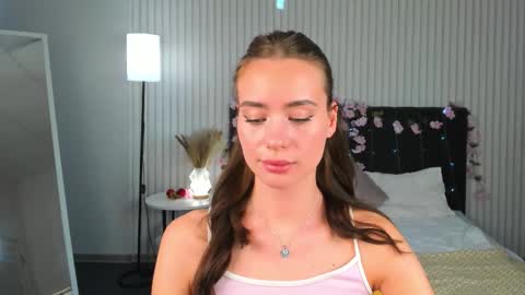 Snapshot of ameli_povilainn chatting on September 29, 11:09 am Ameli online show from September 29, 11:09 am