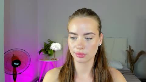 Snapshot of ameli_povilainn chatting on October 8, 11:38 am Ameli online show from October 8, 11:38 am