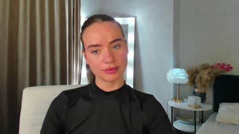 Snapshot of ameli_povilainn chatting on October 13, 11:01 am Ameli online show from October 13, 11:01 am