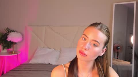 Snapshot of ameli_povilainn chatting on September 23, 10:09 am Ameli online show from September 23, 10:09 am