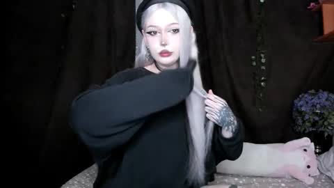 Amelia online show from November 6, 7:50 pm