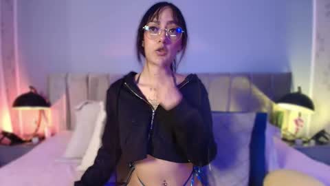 lia online show from October 20, 8:03 pm