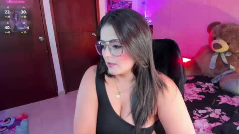 Snapshot of ameliamedina chatting on February 13, 6:41 am I am Ame Nice to meet you online show from February 13, 6:41 am