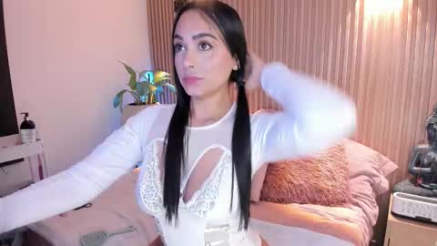 Amelie online show from January 15, 1:42 pm