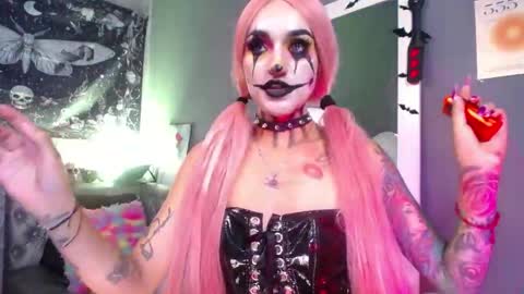 AMELIEROUS .. see you tomorrow  kisses online show from April 18, 2:57 am