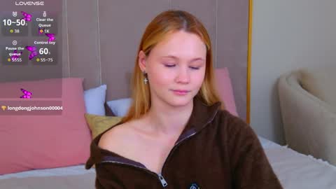 AmeliRoyse online show from May 15, 6:04 pm