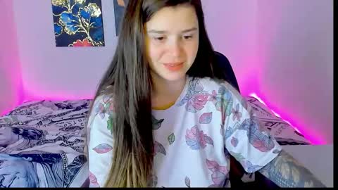 amellymillyy online show from November 3, 11:28 pm