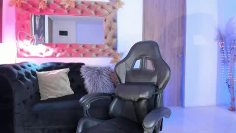          online show from May 22, 1:40 pm