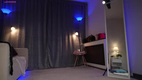 Amy  online show from October 19, 3:00 am