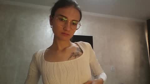 Snapshot of amethystnight_ chatting on October 20, 5:23 am Julia online show from October 20, 5:23 am