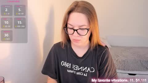 Hi-hi I am Kate welcome to my sexy room online show from October 26, 2:39 pm