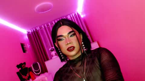 Queen Mireska online show from March 6, 7:10 pm