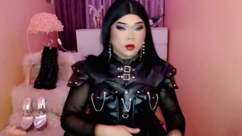 Queen Mireska online show from September 13, 11:45 am