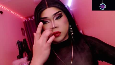 Queen Mireska online show from November 3, 6:09 pm