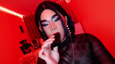 Queen Mireska online show from March 10, 3:20 pm