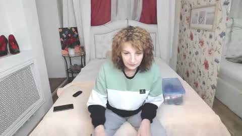 Snapshot of amihotgranny chatting on October 1, 12:48 pm Ami online show from October 1, 12:48 pm